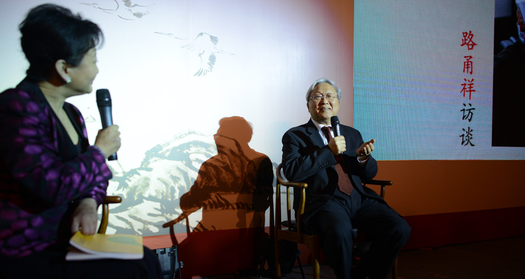 科普類獲獎圖書作者路甬祥接受主持人現(xiàn)場采訪