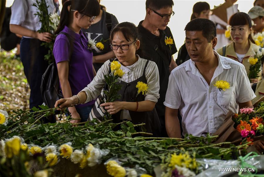 CHINA-SHENZHEN-QINGMING FESTIVAL-COMMEMORATION (CN)