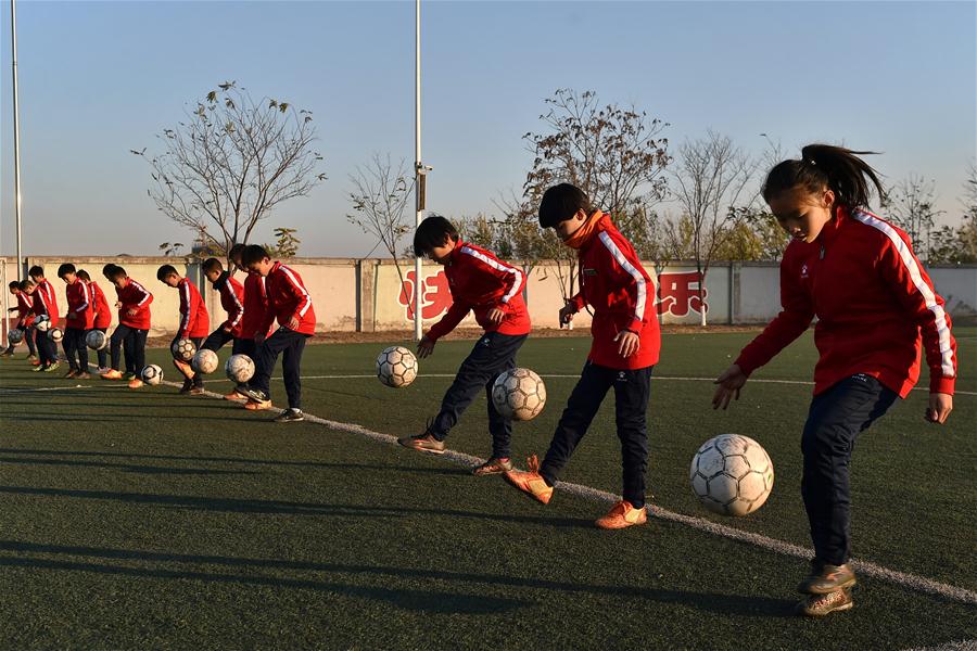 Xinhua Headlines: Russia kicks off FIFA World Cup with a promise to 'live it up'