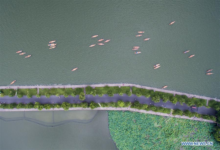 CHINA-ZHEJIANG-HANGZHOU-NATURE-WEST LAKE (CN)