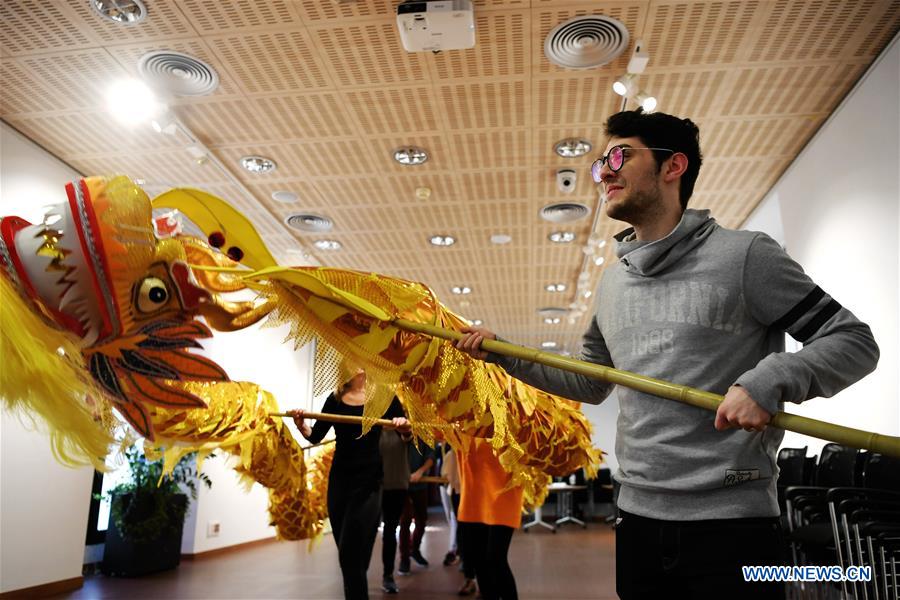 SPAIN-CHINESE LANGUAGE-LEARNING