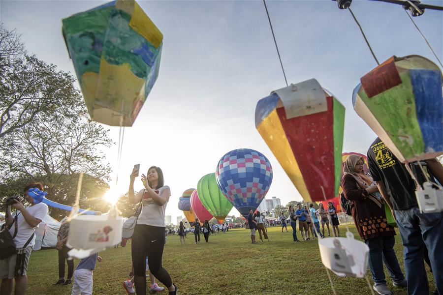 MALAYSIA-PENANG-HOT AIR BALLOON FESTIVAL
