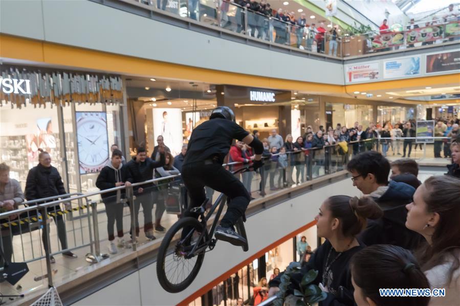 HUNGARY-BUDAPEST-DOWN MALL BICYCLE RACE