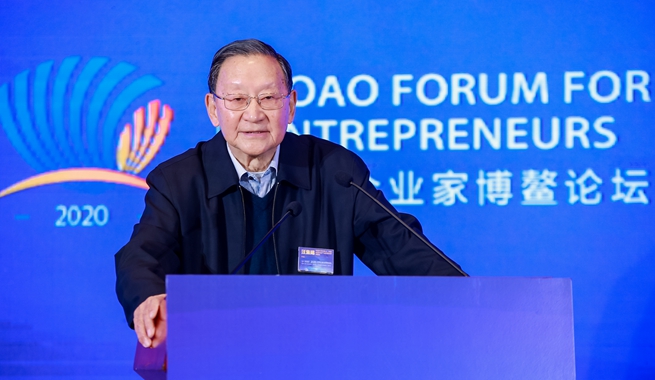 中國科學(xué)院院士，國際歐亞科學(xué)院院士，中國地源熱泵產(chǎn)業(yè)聯(lián)盟名譽(yù)理事長汪集暘演講