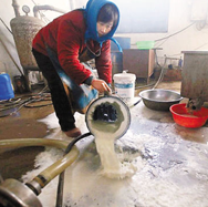 奶業(yè)困局，路在何方？