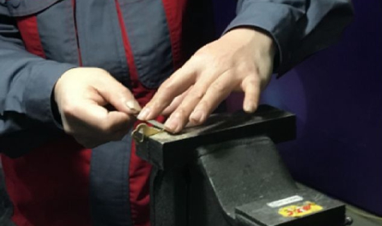 徒手配鑰匙、冰火焊鋼管&hellip;&hellip;這些航天工匠們的超群技藝令人嘆服！