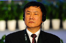 發(fā)改委學(xué)術(shù)委員會(huì)秘書長(zhǎng)張燕生