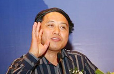 易憲容:經(jīng)濟(jì)中速平穩(wěn)增長 房價泡沫須擠掉