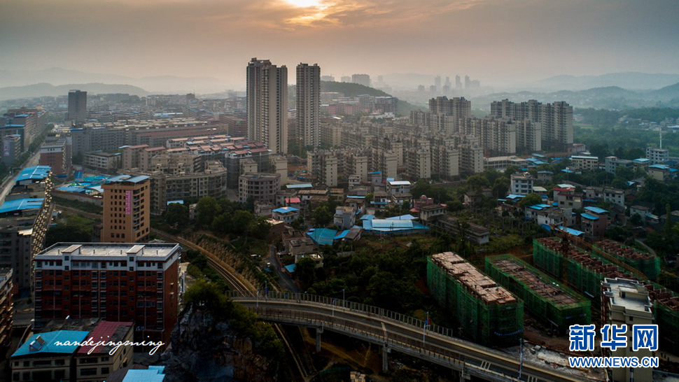 改革開放40年，縣城變化令人驚