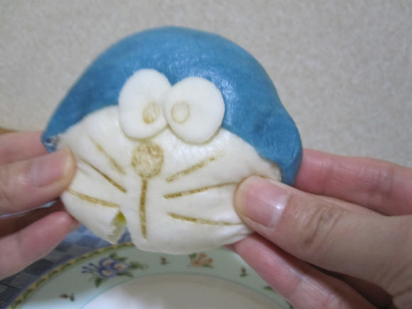 不忍下口！日便利店推出機器貓饅頭【圖】