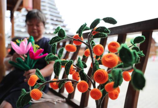撐起防貧傘，擋住風(fēng)和雨