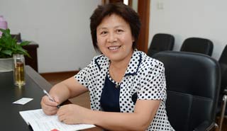 揚(yáng)州廣陵區(qū)文昌花園社區(qū)居委會主任鄭翔：大家的笑臉就是我們的幸福