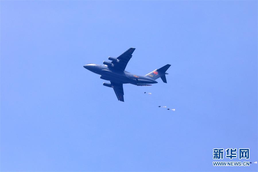 （人民空軍70年&middot;圖文互動(dòng)）（2）人民空軍空降兵：鍛造空降作戰(zhàn)尖刀利刃