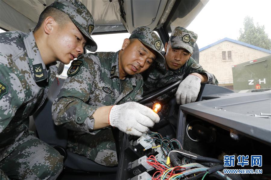（圖文互動(dòng)）（3）亮劍沙場(chǎng)的&ldquo;千分尺&rdquo;&mdash;&mdash;記&ldquo;最美新時(shí)代革命軍人&rdquo;張俊凱