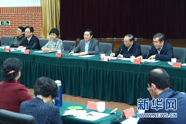 4月12日，中共中央政治局委員、中央書記處書記、中宣部部長(zhǎng)劉奇葆在北京出席&ldquo;走向世界的中國(guó)兒童文學(xué)&rdquo;座談會(huì)并講話。 新華社記者丁海濤攝