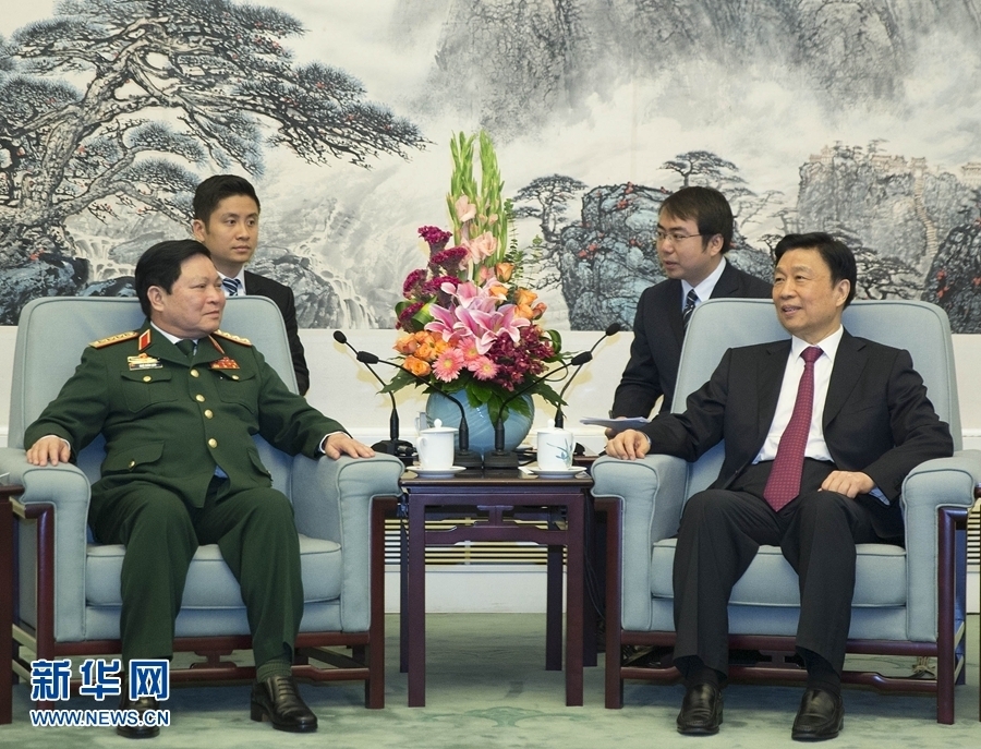 8月29日，中共中央政治局委員、國家副主席李源潮在北京會見越南共產(chǎn)黨中央政治局委員、國防部長吳春歷。 新華社記者丁林攝