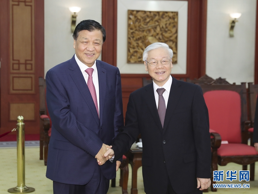 應(yīng)越南共產(chǎn)黨邀請，中共中央政治局常委、中央書記處書記劉云山9月18日至19日對越南進行正式訪問。這是9月18日，劉云山在河內(nèi)會見越共中央總書記阮富仲。 新華社記者 丁林 攝