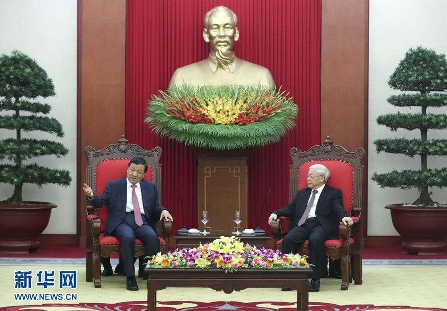 應(yīng)越南共產(chǎn)黨邀請，中共中央政治局常委、中央書記處書記劉云山9月18日至19日對越南進行正式訪問。這是9月18日，劉云山在河內(nèi)會見越共中央總書記阮富仲。 新華社記者 龐興雷 攝