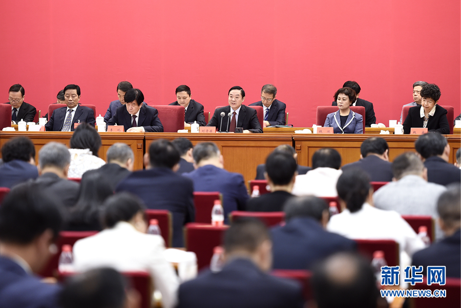 9月20日，中國(guó)電視藝術(shù)家協(xié)會(huì)第六次全國(guó)代表大會(huì)在北京召開(kāi)。中共中央政治局委員、中央書(shū)記處書(shū)記、中宣部部長(zhǎng)劉奇葆出席開(kāi)幕式并講話。新華社記者 燕雁 攝