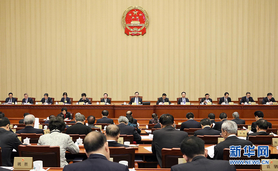 12月23日，十二屆全國人大常委會第三十一次會議在北京人民大會堂舉行第二次全體會議。張德江委員長出席。 新華社記者劉衛(wèi)兵攝