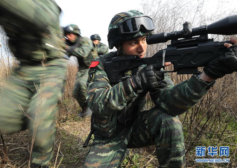 （軍事）（3）野外實(shí)戰(zhàn) 磨礪&ldquo;刀鋒&rdquo;