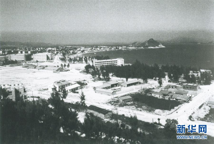 (新華全媒頭條·壯闊東方潮 奮進新時代——慶祝改革開放40年·圖文互動)(2)從追趕時代到引領(lǐng)時代——從深圳發(fā)展奇跡看中國改革開放40年