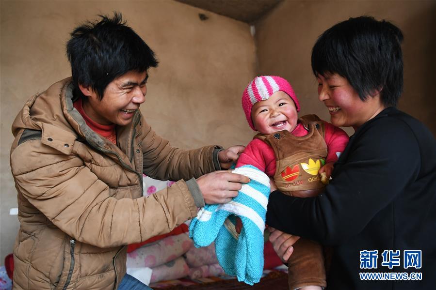 (新華全媒頭條·圖文互動(dòng))(2)打好脫貧攻堅(jiān)“硬仗中的硬仗”——寫(xiě)在深度貧困地區(qū)脫貧攻堅(jiān)座談會(huì)召開(kāi)一周年之際