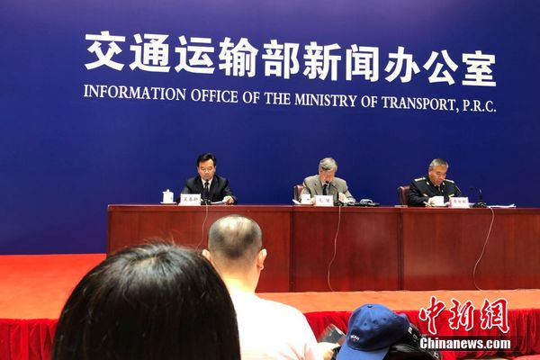 交通運(yùn)輸部6月份例行新聞發(fā)布會(huì)現(xiàn)場(chǎng)。 程春雨 攝
