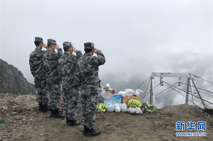 （圖文互動）（9）特寫：&ldquo;八一&rdquo;禮物，飛向云端哨所