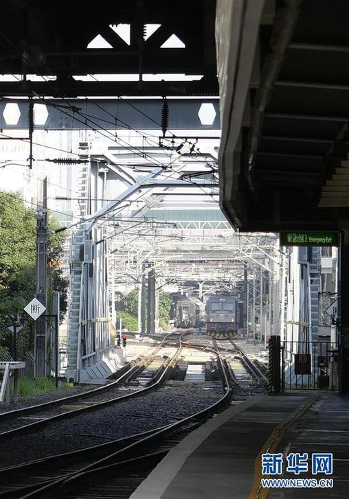 （圖文互動）（5）四十年、一扇窗&mdash;&mdash;兩地值守者眼中的羅湖橋