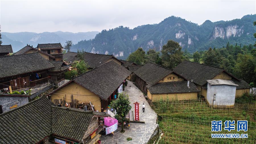 (聚焦歷史性成就和變革·圖文互動(dòng))(1)書寫脫貧攻堅(jiān)新答卷——我國(guó)五年來經(jīng)濟(jì)社會(huì)發(fā)展成就巡禮