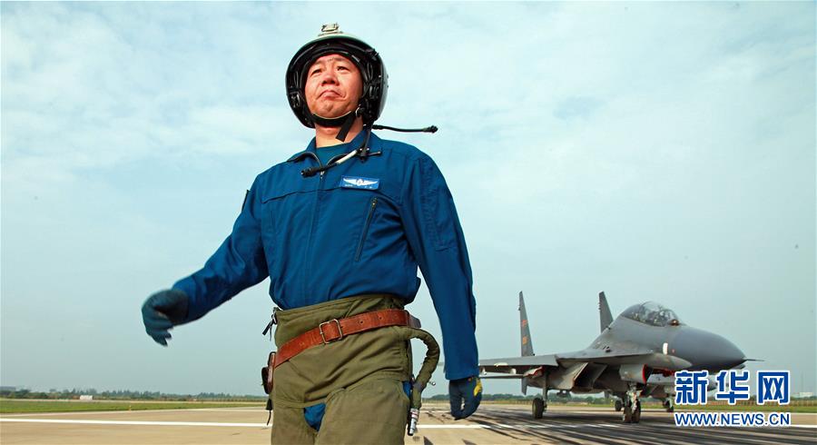 （新華全媒頭條&middot;圖文互動）（1）戰(zhàn)鷹，為祖國奮飛&mdash;&mdash;記空軍航空兵某旅旅長、特級飛行員郝井文