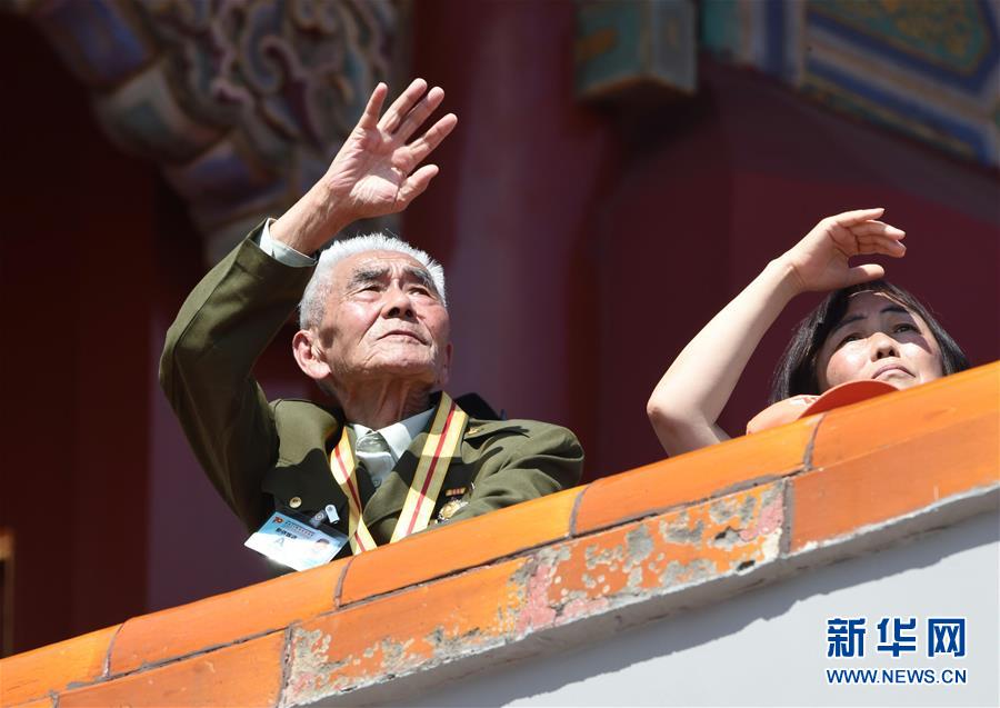 （新華全媒頭條&middot;強(qiáng)軍思想引領(lǐng)新征程&middot;圖文互動）（3）那一刻，我們光榮接受檢閱