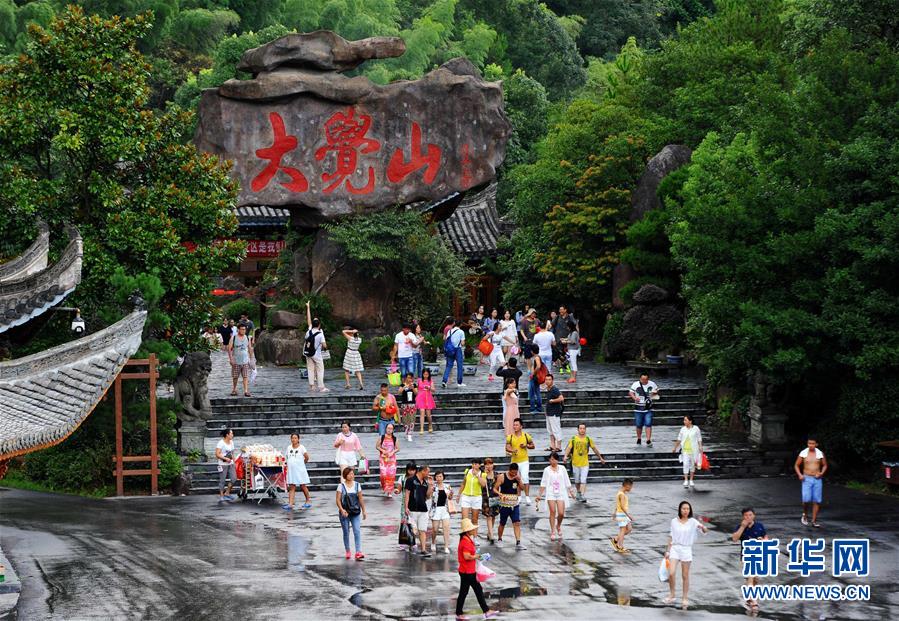 (兩會前夕看落實(shí)·圖文互動(dòng))(3)奮力脫貧攻堅(jiān) 生態(tài)追“清”逐“綠”——江西落實(shí)習(xí)近平總書記全國兩會重要講話精神紀(jì)實(shí)