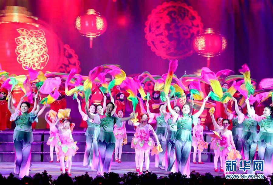 （在習(xí)近平新時代中國特色社會主義思想指引下&mdash;&mdash;新時代新作為新篇章&middot;圖文互動）（2）歡樂的&ldquo;精氣神兒&rdquo;從哪來？&mdash;&mdash;&ldquo;東北小延安&rdquo;用&ldquo;文化密鑰&rdquo;解鎖基層治理