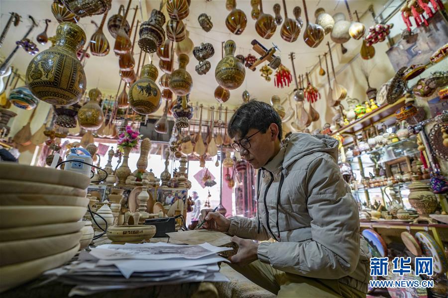 (兩會前夕看落實·圖文互動)(2)牢記囑托增進民族團結(jié) 凝心聚力建設(shè)美麗新疆——新疆落實習(xí)近平總書記全國兩會重要講話精神紀(jì)實