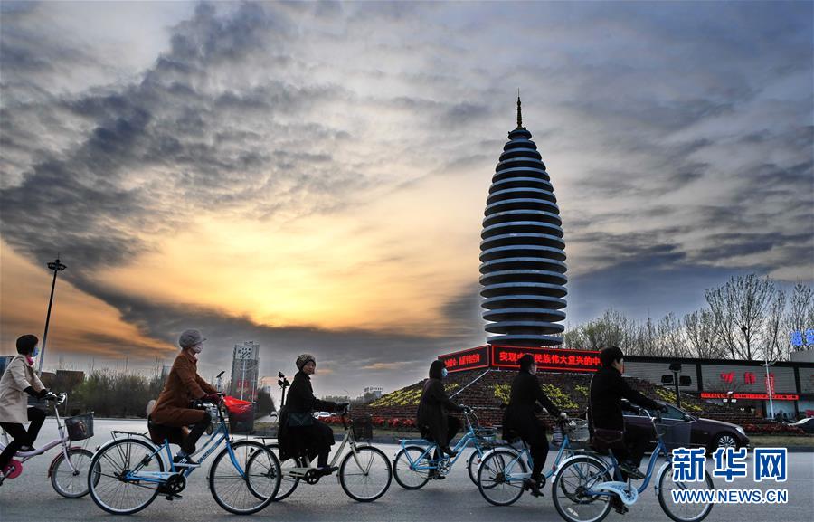 (新華全媒頭條·京津冀協(xié)同發(fā)展五周年·圖文互動)(4)開辟高質(zhì)量發(fā)展的光明前景——以習近平同志為核心的黨中央謀劃推動京津冀協(xié)同發(fā)展五周年紀實