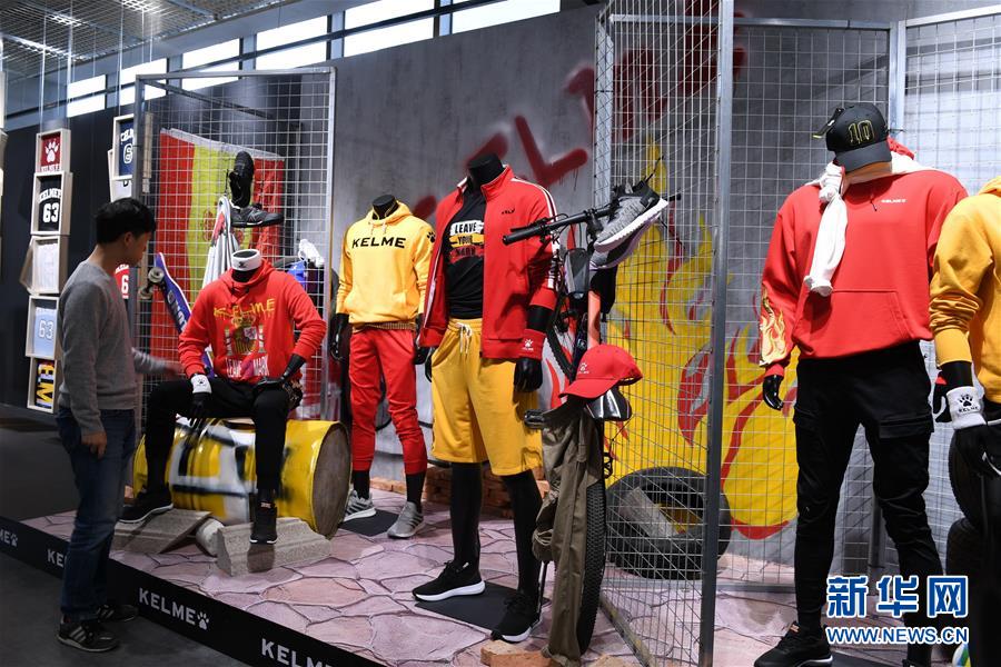 （在習(xí)近平新時代中國特色社會主義思想指引下&mdash;&mdash;新時代新作為新篇章&middot;圖文互動）（5）國際范兒&middot;科技范兒&middot;綠色范兒&mdash;&mdash;傳統(tǒng)制造業(yè)嶄露&ldquo;新面孔&rdquo;