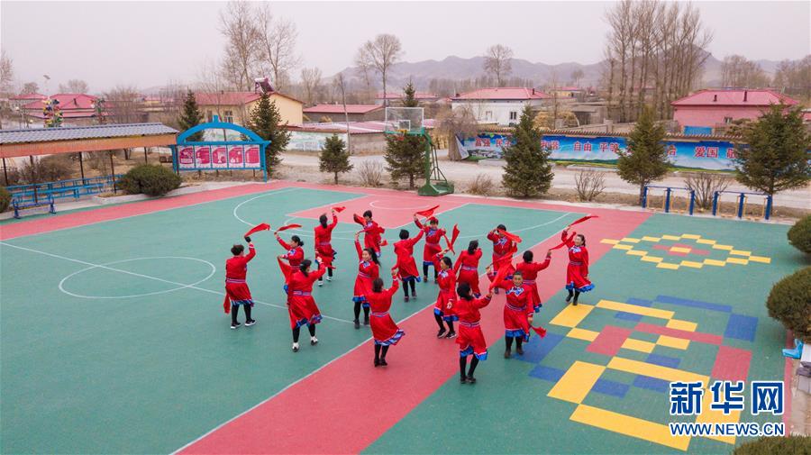 （壯麗70年&middot;奮斗新時(shí)代&middot;圖文互動(dòng)）（3）情同一家，守望相助，共奔小康&mdash;&mdash;內(nèi)蒙古興安盟巴彥敖包嘎查民族團(tuán)結(jié)見聞