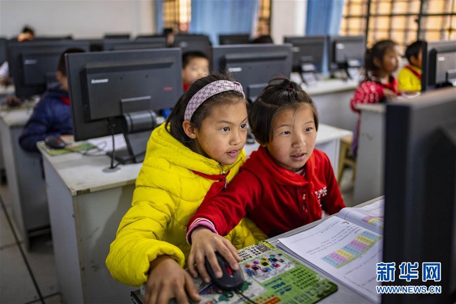 （壯麗70年&middot;奮斗新時(shí)代&middot;圖文互動(dòng)）（10）獨(dú)龍江畔，這個(gè)民族&ldquo;一躍千年&rdquo;