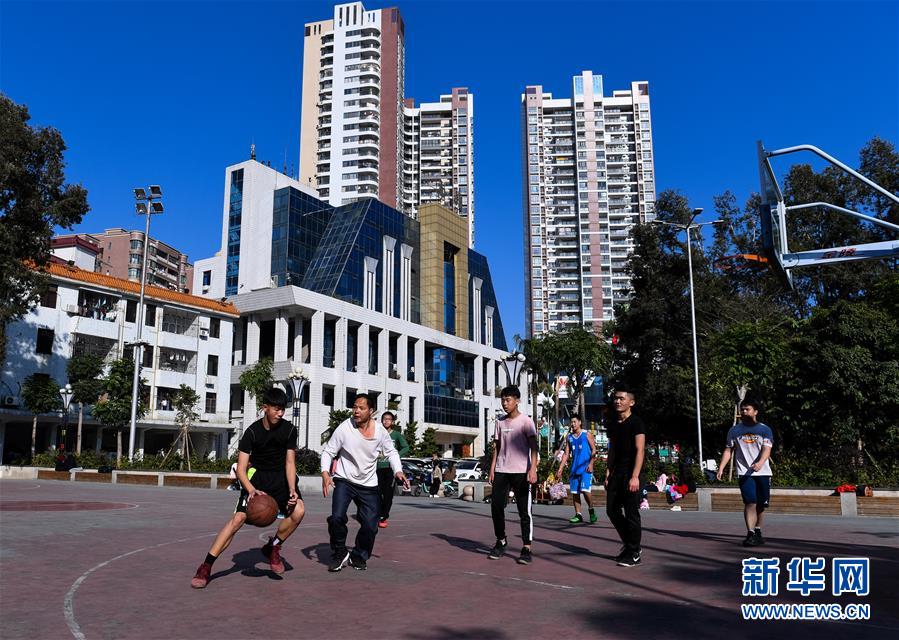 (在習(xí)近平新時(shí)代中國(guó)特色社會(huì)主義思想指引下——新時(shí)代新作為新篇章·圖文互動(dòng))(1)從種地到“種”高科技產(chǎn)業(yè)——“改革村”的新思維