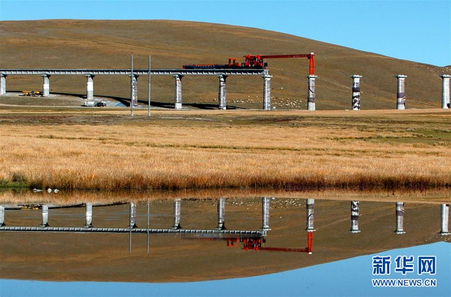 （新華全媒頭條&middot;壯麗70年&middot;奮斗新時(shí)代&middot;圖文互動(dòng)）（10）開(kāi)拓雪域高原的夢(mèng)想之路&mdash;&mdash;來(lái)自青藏鐵路的蹲點(diǎn)報(bào)告