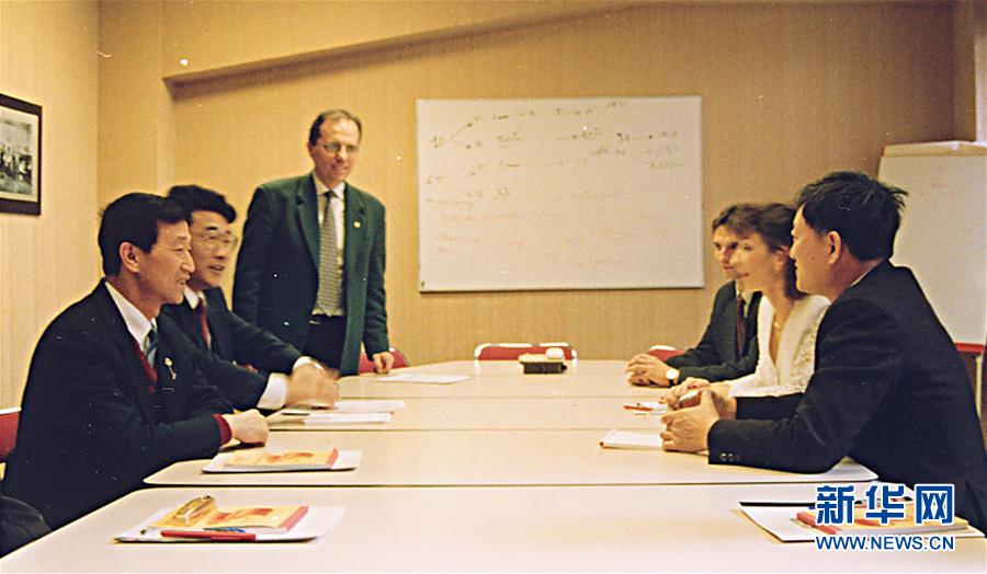 （新華全媒頭條&middot;時(shí)代先鋒&middot;圖文互動(dòng)）（12）傳奇的英雄 無(wú)悔的忠誠(chéng)&mdash;&mdash;記刑偵痕跡檢驗(yàn)專家崔道植