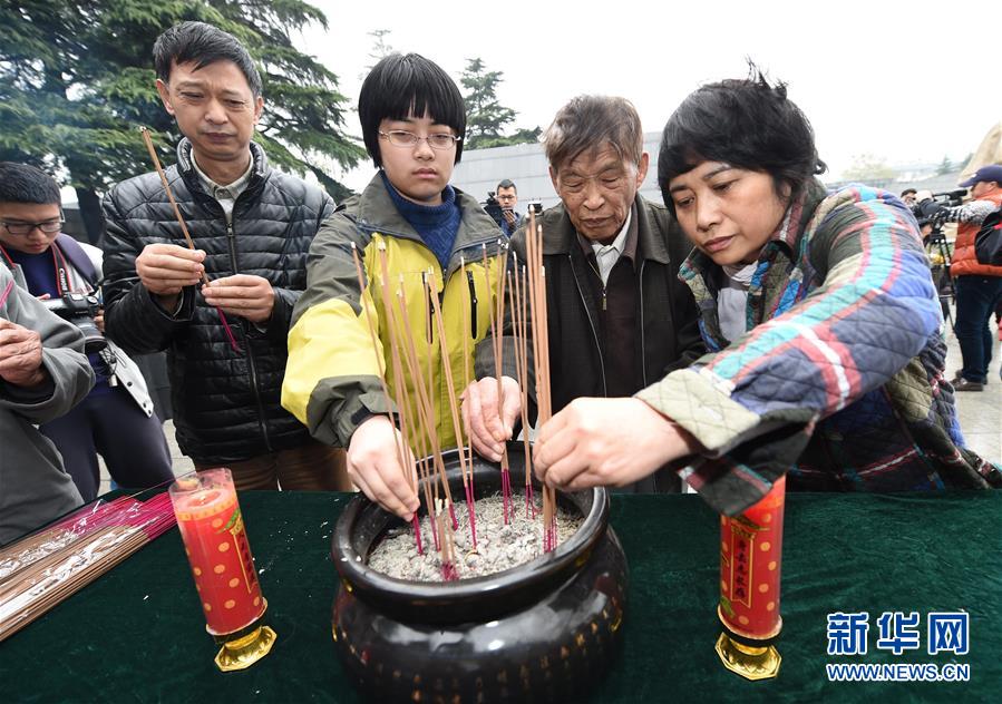 （新華全媒頭條&middot;圖文互動）（8）不忘初心使命 永立時代潮頭&mdash;&mdash;寫在中國共產(chǎn)黨成立98周年之際