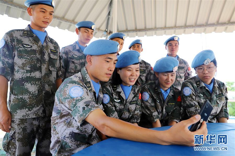 （國際&middot;圖文互動）（1）通訊：向&ldquo;時代楷模&rdquo;看齊&mdash;&mdash;記中國赴黎維和掃雷官兵對話杜富國