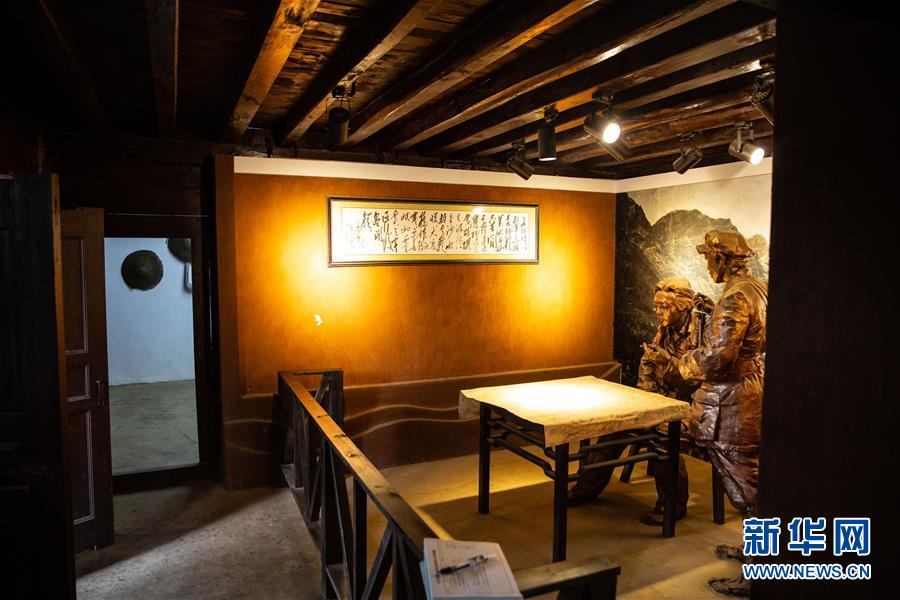 （新華全媒頭條&middot;壯麗70年&middot;奮斗新時(shí)代&mdash;&mdash;記者再走長(zhǎng)征路&middot;圖文互動(dòng)）（4）前進(jìn)，向著光明的方向&mdash;&mdash;尋訪金沙江畔紅色印記