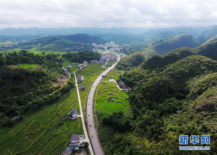 （壯麗70年&middot;奮斗新時(shí)代&mdash;&mdash;共和國發(fā)展成就巡禮&middot;圖文互動(dòng)）（3）多彩貴州闖新路