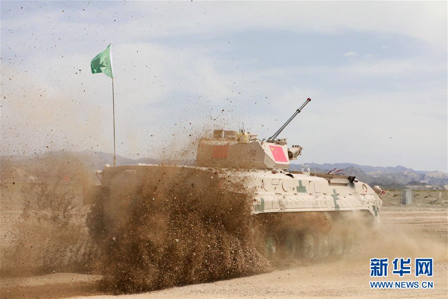 (圖文互動)(3)“國際軍事比賽-2019”:中國參賽隊(duì)刷新“蘇沃洛夫突擊”步戰(zhàn)車組單車賽紀(jì)錄