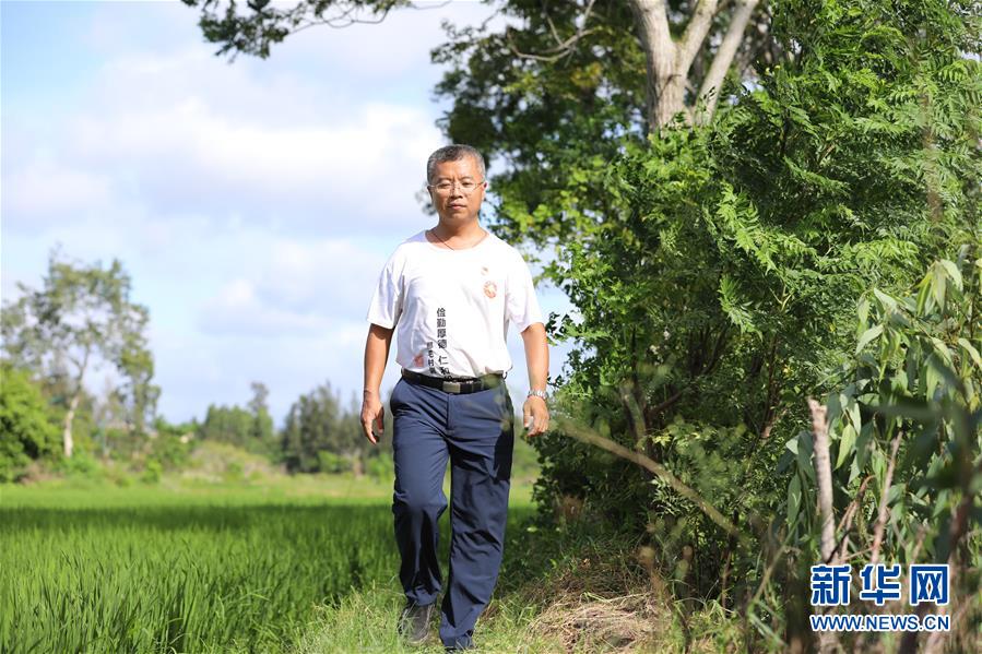 （不忘初心、牢記使命&middot;圖文互動）（3）&ldquo;上天入地&rdquo;也要帶領(lǐng)鄉(xiāng)親脫貧&mdash;&mdash;記廣東那毛村駐村第一書記彭彬