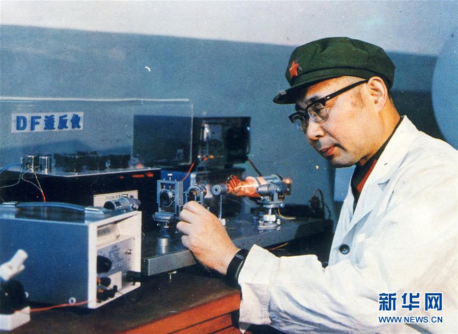 （愛國情 奮斗者&middot;圖文互動）（2）永不停轉(zhuǎn)的&ldquo;陀螺&rdquo;&mdash;&mdash;追記中國工程院院士、國防科技大學(xué)教授高伯龍